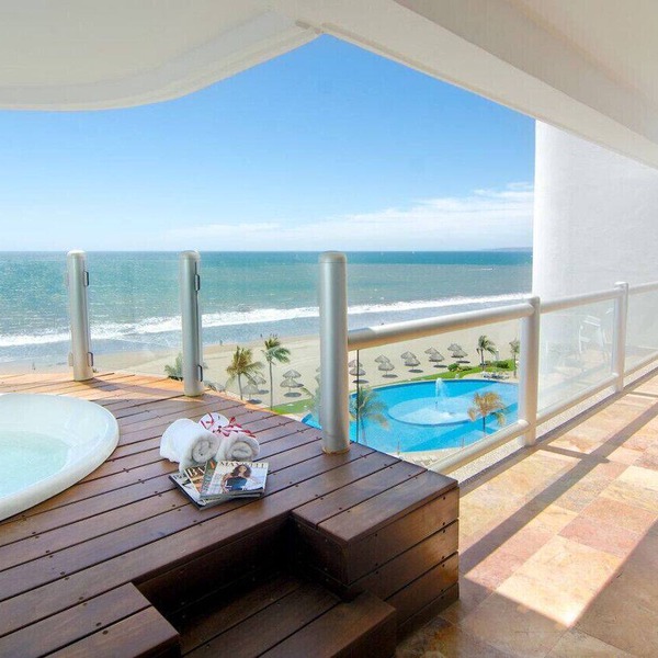 Beachfront condo with Vidanta membership