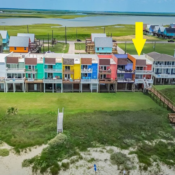Beachfront condo w Ocean Views and Private Walkover