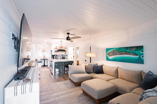 Beachfront Corner Condo With Sunset Gulf Views