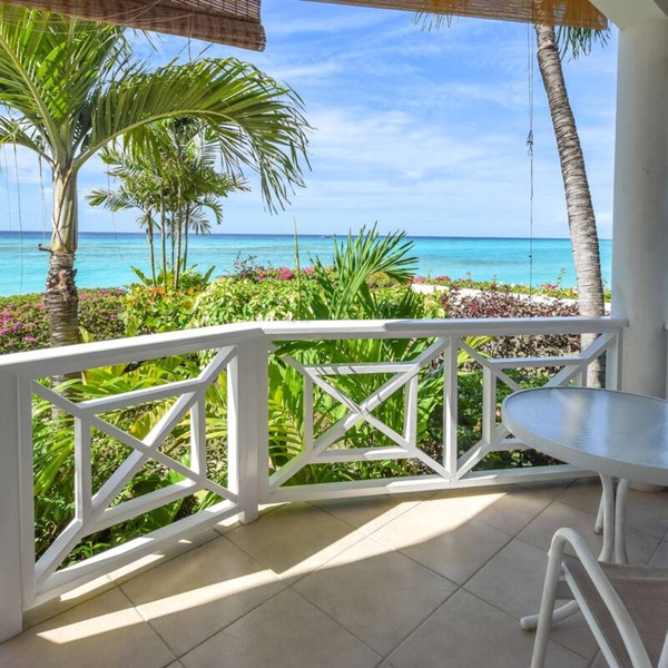 Beachfront Cosy and Romantic Condo - Nautilus