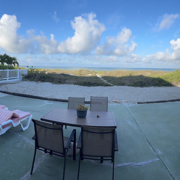 BEACHFRONT - Directly on Redington Beach/Gulf of Mexico