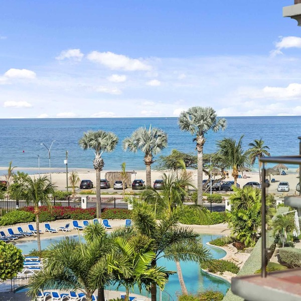 Beachfront - Flamingo Luxury 2BR condo - E423