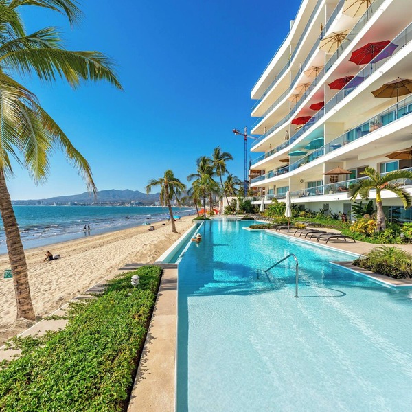 Beachfront Golden Zone Bucerías Penthouse Agua - All new top to bottom Reno!