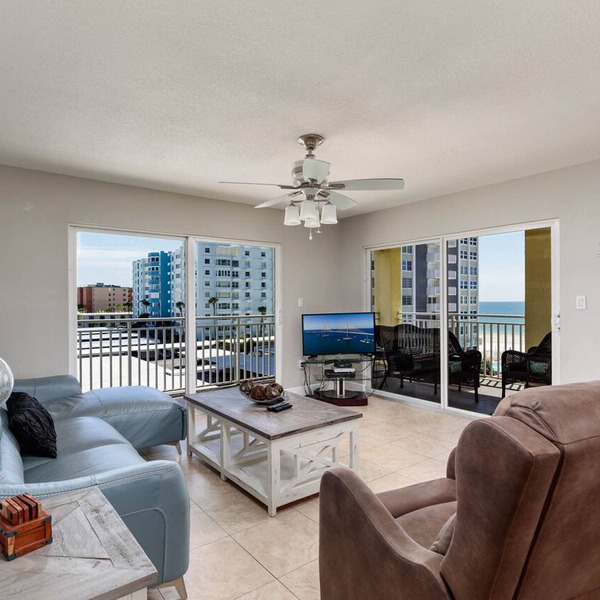 Beachfront, Great Views, Heated Pool, King Bed, Balcony - 301