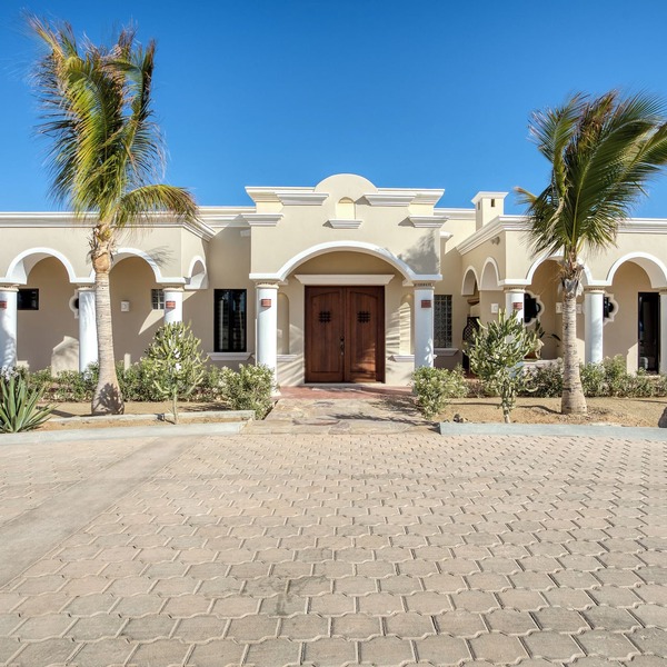 Beachfront Hacienda on the Sea of Cortez with pool near Four Seasons Resort