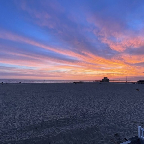 Beachfront Haven! On the sand, just minutes from LAX.