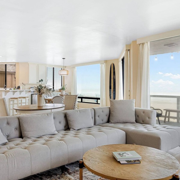 Beachfront Home w/Ocean Views Right on Mission Beach Belmont by Avantstay