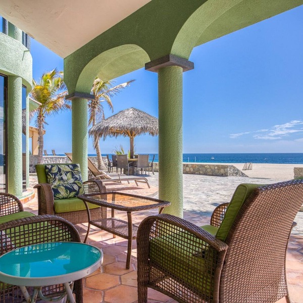 BEACHFRONT HOUSE LOS BARRILES - Prime location - Two blocks from restaurants