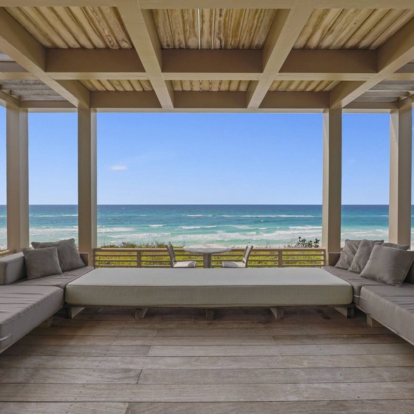 Beachfront Luxury Home in Seaside, Amazing Gulf Views. 2 Adult Bikes!
