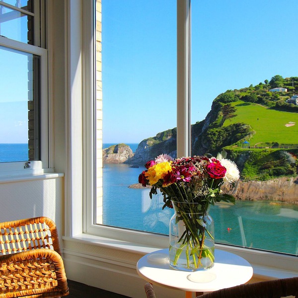 Beachfront Luxury Edwardian Retreat With Seaview