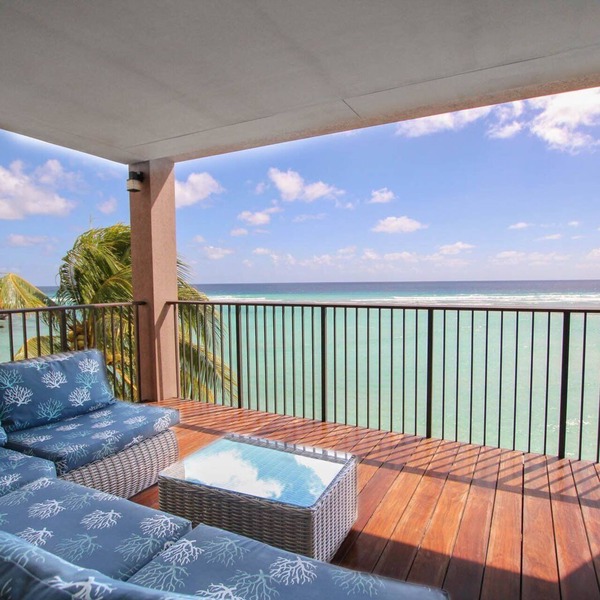 Beachfront Luxury with Incredible Ocean Views