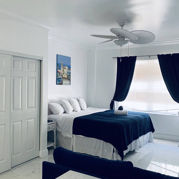 Beachfront Oasis Ocean Drive JACUZZI ; Recently Renovated!