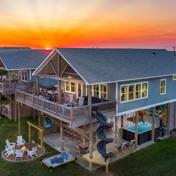 Beachfront Oasis! Swim Spa, Firepit, Slide + More!