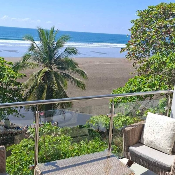 Beachfront Ocean View Condo – Family-Friendly with Pools & Wildlife