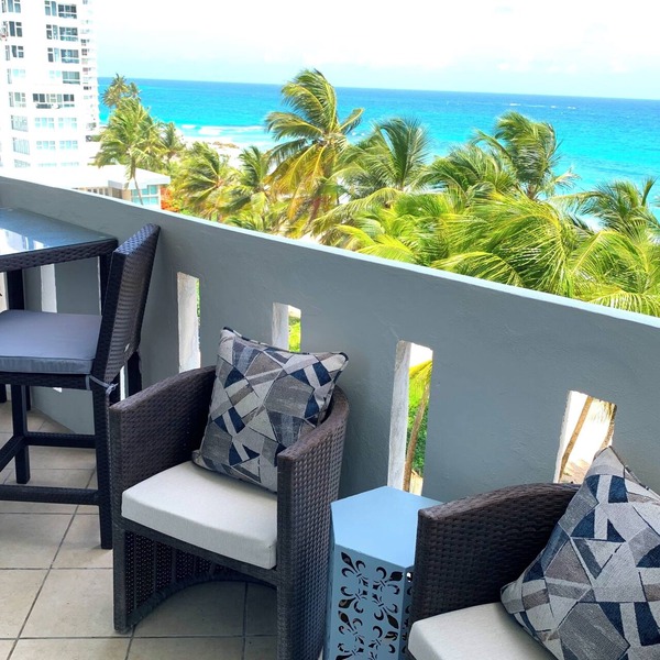 Beachfront Oceanview 2-suite condo with balcony, AC, WiFi, Pool, Fitness Room