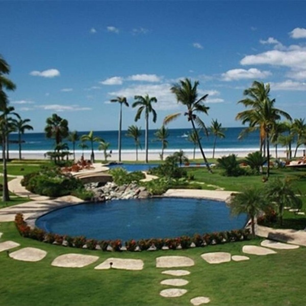 Beachfront Palms Villa on Flamingo Beach - PRIVATE Home at 5 Star Resort!