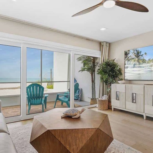 Beachfront Paradise! Ground level with Heated pool