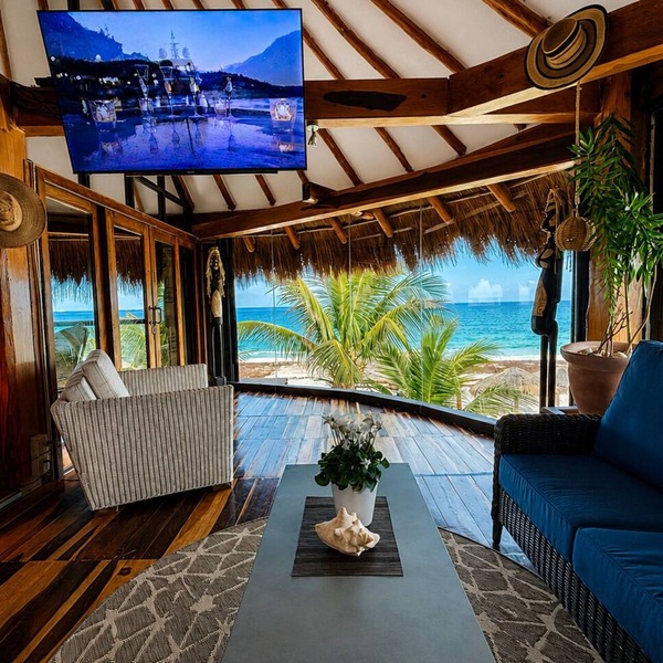 Beachfront Penthouse with 4 Bdrs. private beach & Pool, Chef, housekeeper