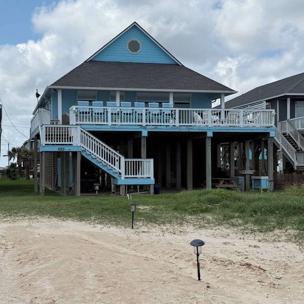 Beachfront - Pirate's Treasure - 6 bed 4 bath, large deck