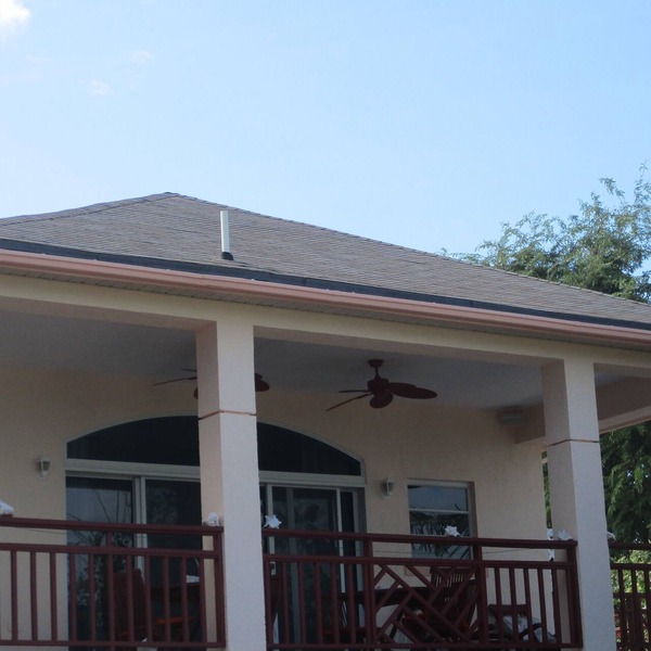 BEACHFRONT Queen bedroom/2bath apartment directly on fabulous HOOPERS BAY beach