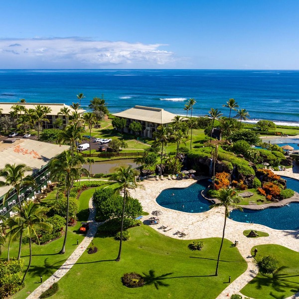 BEACHFRONT RESORT restaurants on site, Ocean & Pool Views!