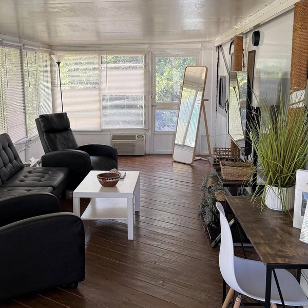 Beachfront Retreat w Pool, Boat Ramp & Dock Rental