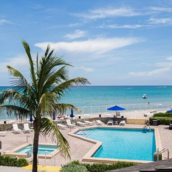 Beachfront secluded two bedroom in Jupiter reef club resort