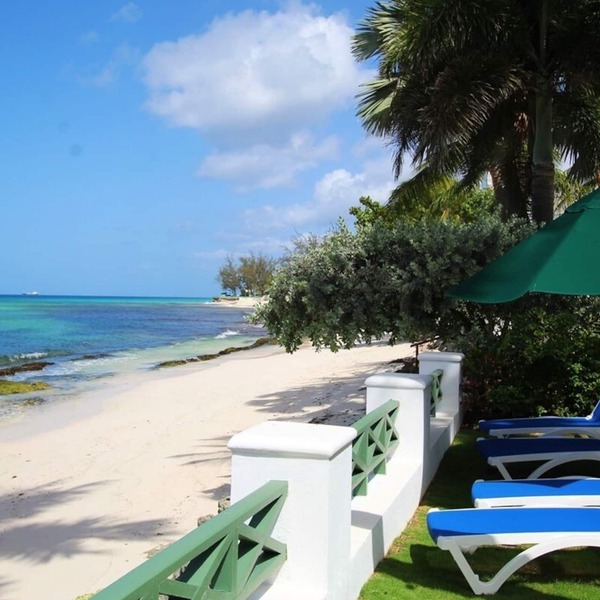 Beachfront Studio with Pool
