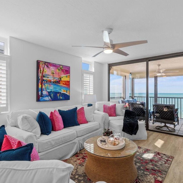 Beachfront Vibrant Tides, Updated Coastal Style Stunning Gulf Views Pet Friendly