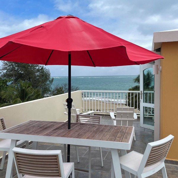 Beachfront Views at Malibu Top Level Apartment