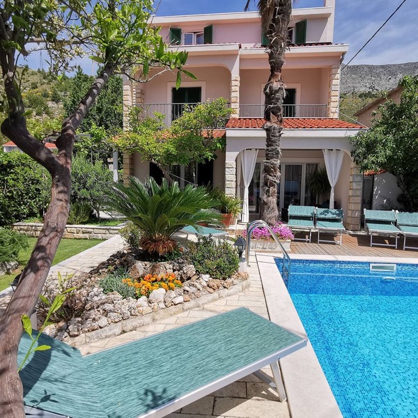 Beachfront Villa Omiš – 20m from Sea, Heated Pool, Sauna & Top Location