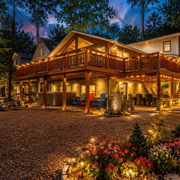 Beachfront Villa with Stunning Lake Views, Huge Deck, Hot Tub, Game Room