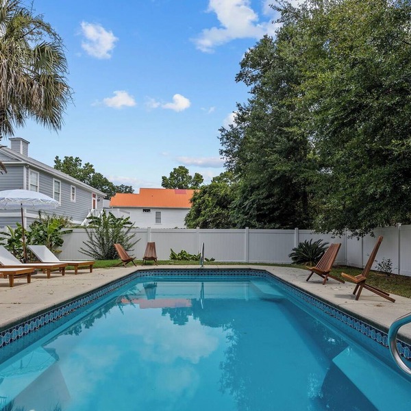 Beachside Bliss: Relax in Our 4-Bedroom Retreat!