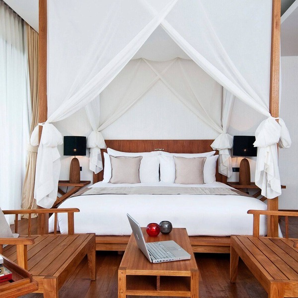 Beachside Sea View Escape with Pools and Stunning Sunset Views
