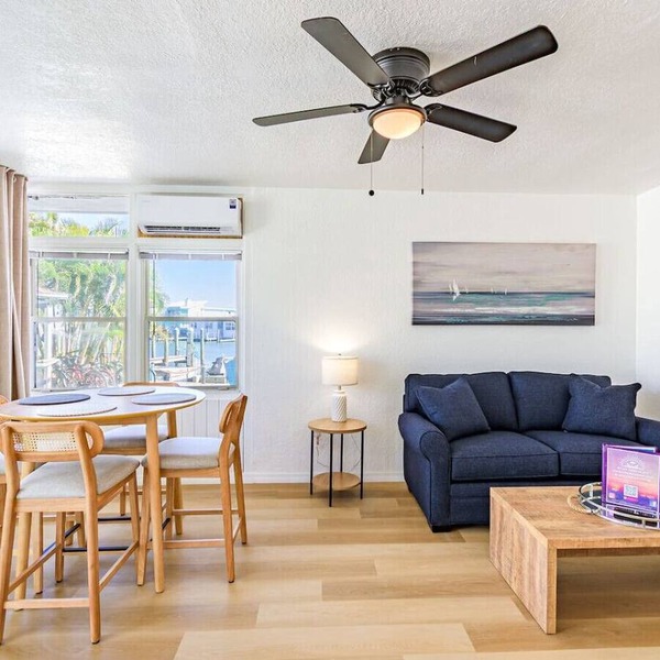 Beachy Bayfront Condo Walk to Beach
