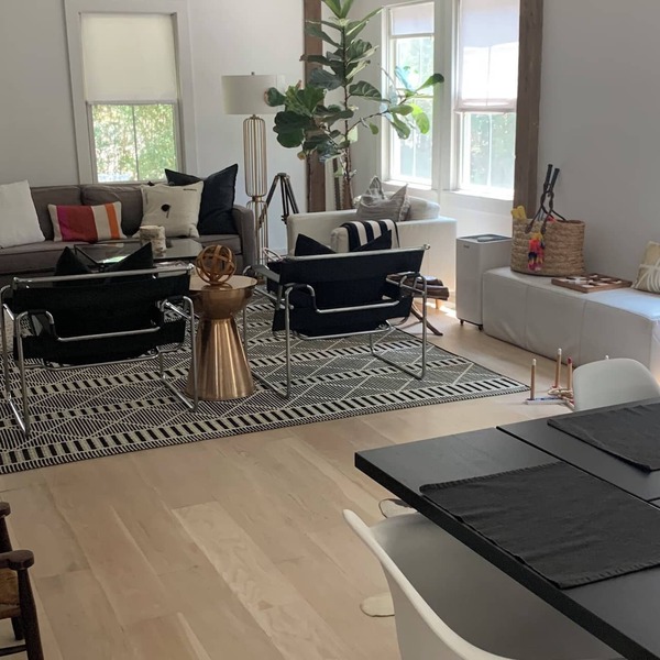 Beachy Chic South of the Hwy in SH Village just 3blks to shops, food and fun!⛱️