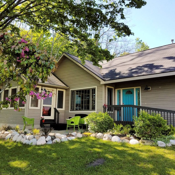 Bear Haven Cottage at Glen Lake Narrows