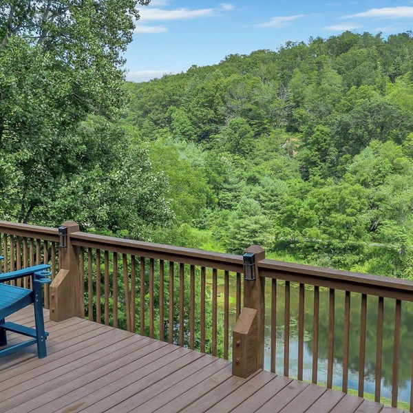 Bear Haven | Overlooks a Bass-Stocked Pond | Pool Table & Card Table