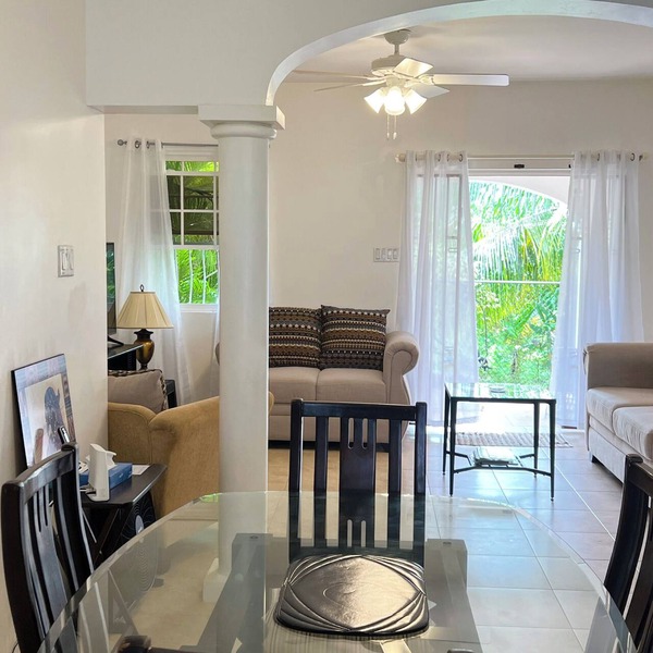 Beautiful 2 Bed, 2 Bath Condo, Pool, W&D, & Airy Patio. Walk to Miami Beach