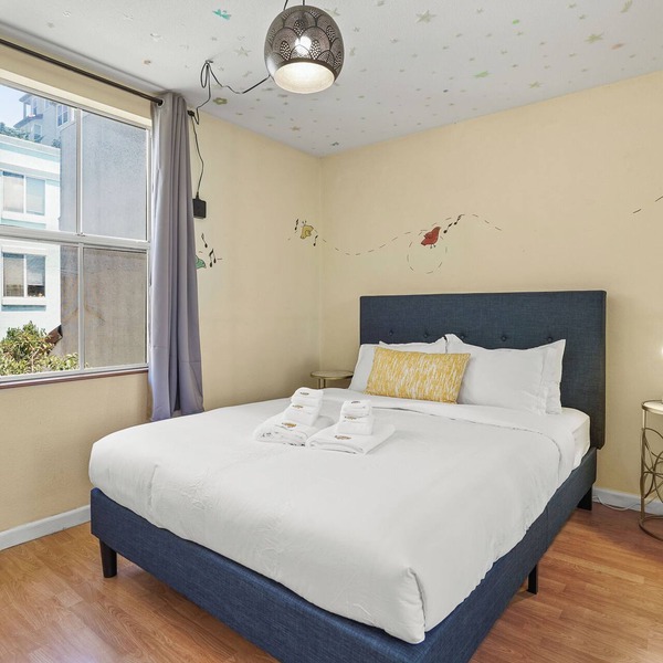 Beautiful 2BR in Silver Terrace