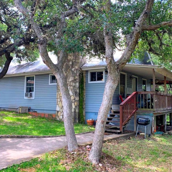 Beautiful and Spacious Texas Hill Country Cottage for a San Antonio Vacation with the Family