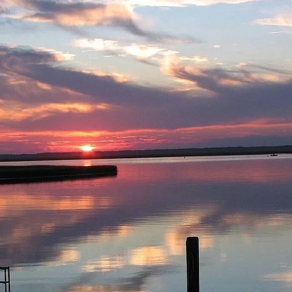 Beautiful Bayfront House w/Boat Dock. Enjoy the Sunsets across Carnival Bay!
