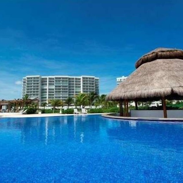 Beautiful Beach Front Condo, Full Equipped, Clean And Safe.