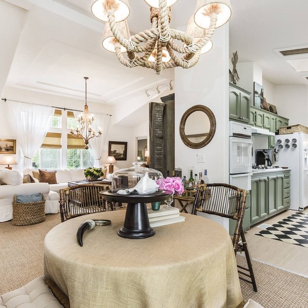 Beautiful Beach House steps from the Beach and Hiking Trails!