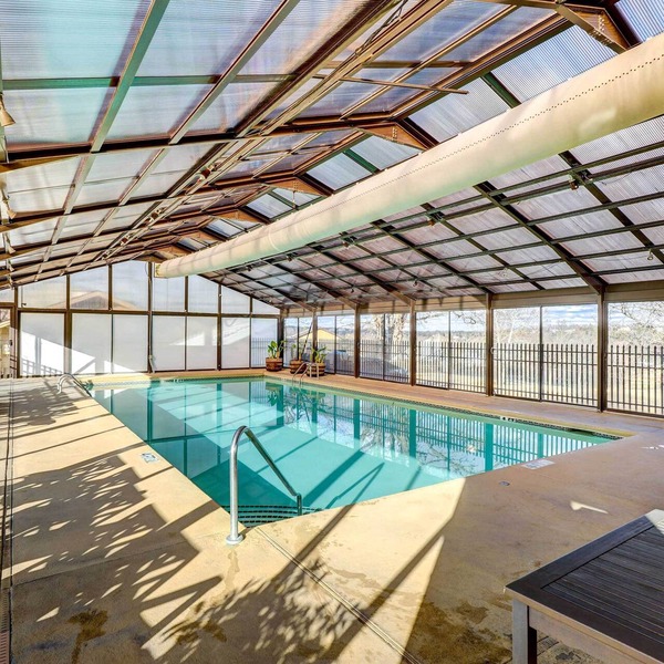 Beautiful Branson Condo w/Golf + Pool Access!