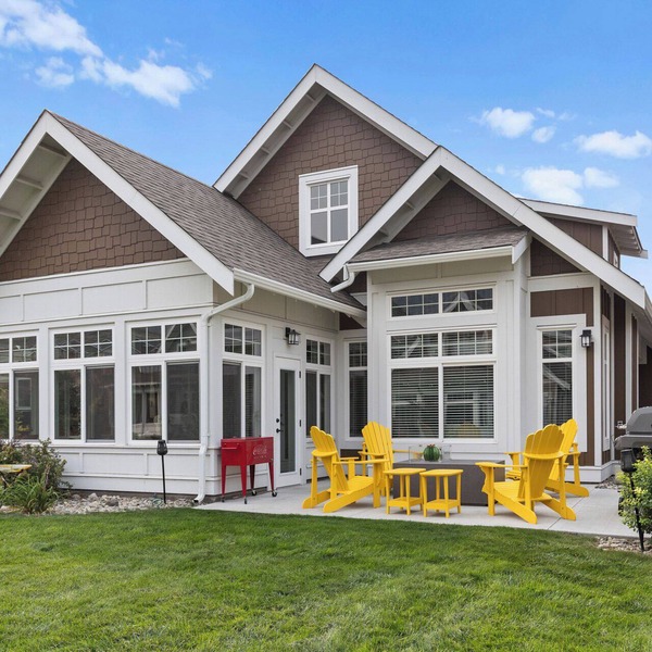 BEAUTIFUL COTTAGE JUST STEPS FROM THE BEACH The cottages on Osoyoos Lake