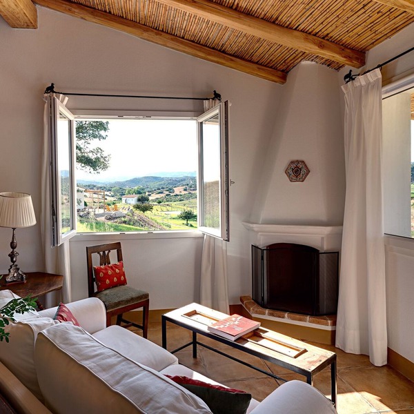 Beautiful cottage with stunning stunning views and pool (Pira)