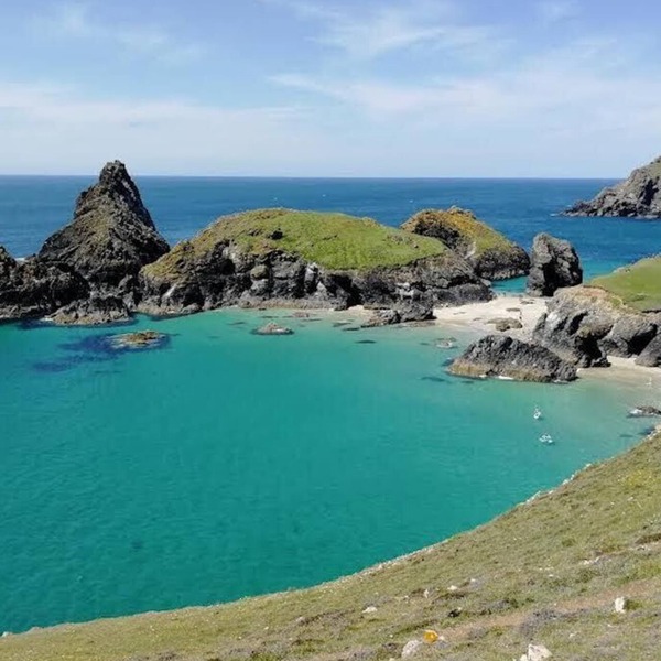 Beautiful four-bed Cornish farmhouse in idyllic setting at head of Helford River