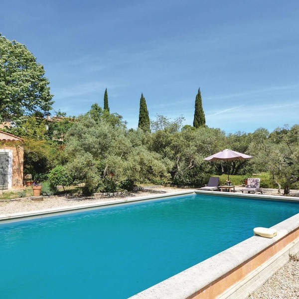 Beautiful home in Les Baux de Provence