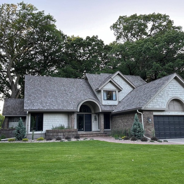 Beautiful Fully Remodeled House Located on Hazeltine National Golf Club.